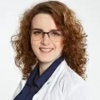 Нужно ли устанавливать пластину на месте удаленного переднего молочного резца?